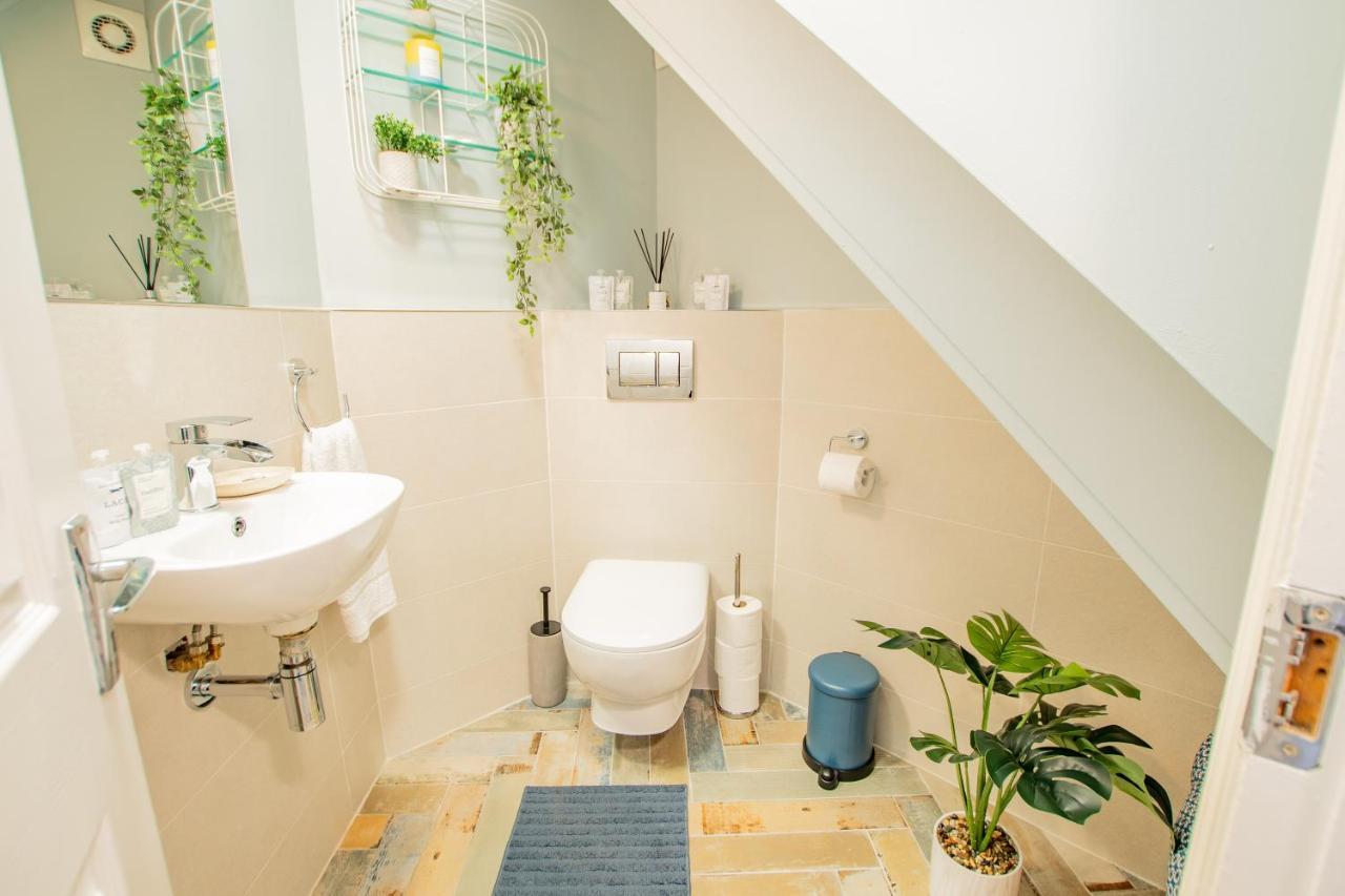Cosy Retreat In The City Centre ゴールウェイ エクステリア 写真