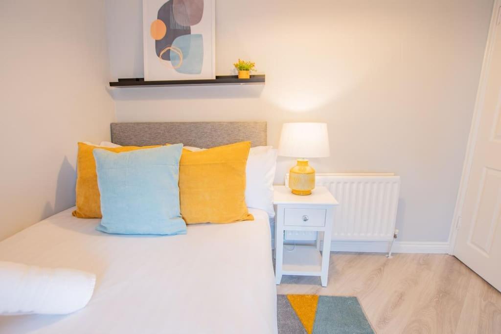 Cosy Retreat In The City Centre ゴールウェイ エクステリア 写真