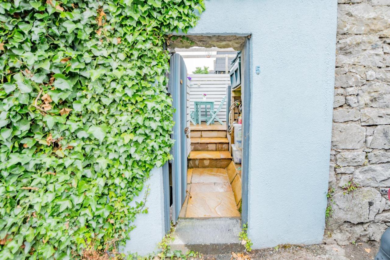 Cosy Retreat In The City Centre ゴールウェイ エクステリア 写真